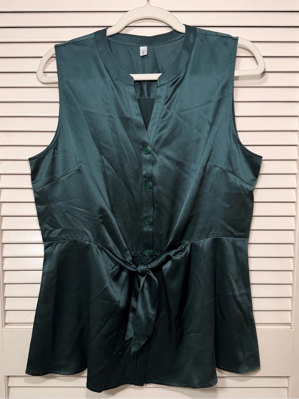 Mulberry silk Tie-Front Sleeveless Camisole in Deep emerald green